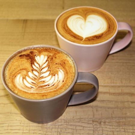 Orit Hostel & Cafe+Bar Lounge Szendai Kültér fotó